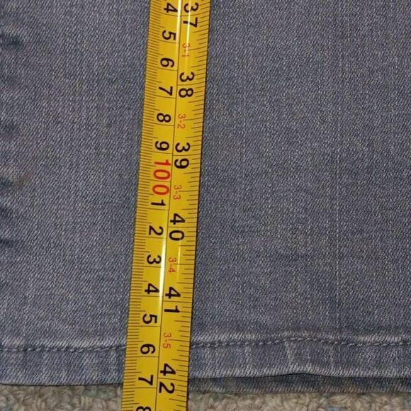 Old Navy Distressed, Slip On Jeans 4 Women Karate Slim With Built-in Flex Max - Picture 6 of 7